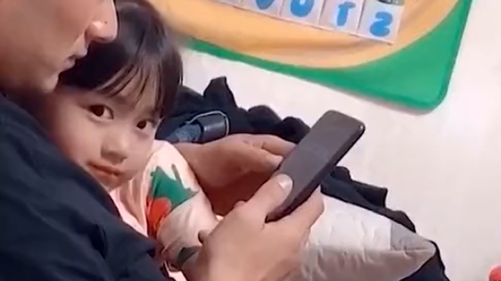 Silly netizens’ baffling antics: Someone’s been watering down the Mengpo Soup again!