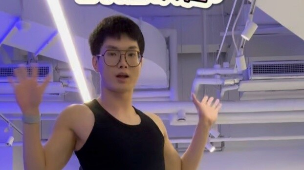 The "billion" details in the dance (99) Up and down of the hips