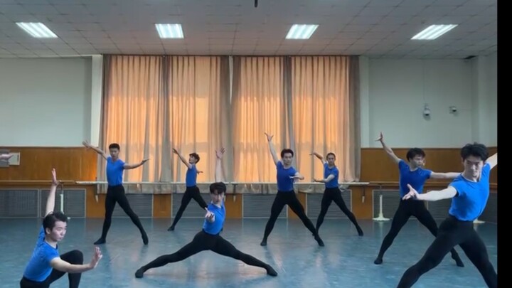 การสอบจบปี 2023 ของห้องชายที่สอง รุ่นปี 2020