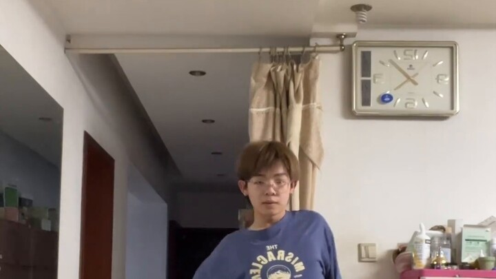 Did you listen to it more than three times before you get it? 04 Freshman quickly covers the chorus 