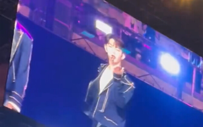 Ối trời ơi! Chương Hạo nhảy bài drunk-dazed của Enhypen! Tôi sốc luôn rồi! Sao anh ấy biết nhiều vũ 