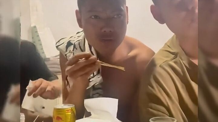 سلوكيات مربكة بعد الشرب، مرحباً بالصغير “شياو با تساي”!