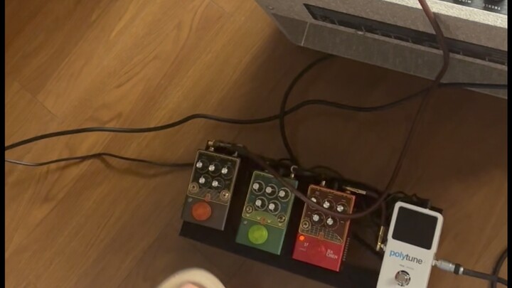 How Guitarists Deal with Noisy, Inconsiderate Square Dancers
