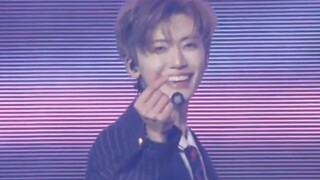 NCT DREAM Cover  Love Me Right 家族演唱会舞台