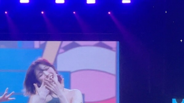 Who is judging the Red Velvet concert?! Weren't we watching the same concert? 230606 London