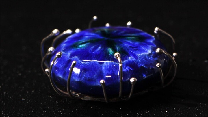 [High temperature enamel] Using three thousand years of craftsmanship, it is a piece of jewelry that