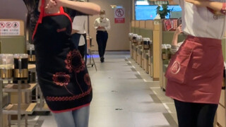 听说会跳这个在海底捞工资五位数？？？