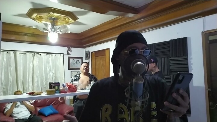 Sa likod ng 44Bars