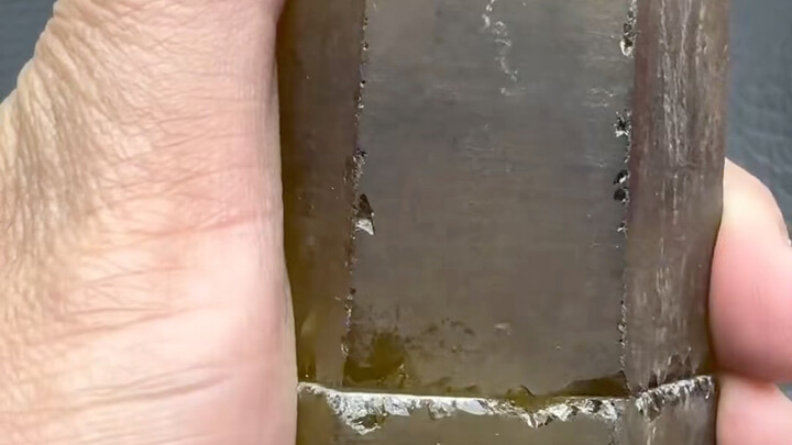 This citrine looks decent on the outside, but the inside is a total mess.