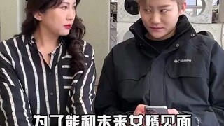 Mereka semua bilang ibuku lebih seperti anak perempuan daripada aku...