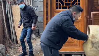 今天家里难得来了客人，我亲自帮他剥了烤好的番薯，周到不周到？