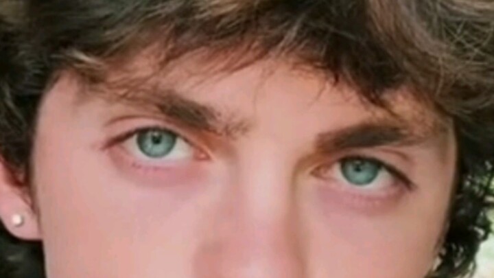 Sang Guru！？Warna iris matamu apa！？