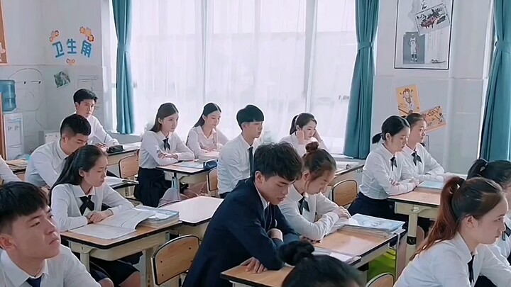 Cùng là giáo viên, sao lại chênh lệch lớn đến thế? Xem hết mới hiểu!