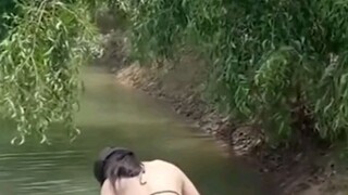 Samahan mo ako maligo