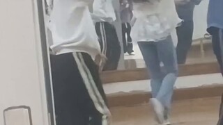 I was secretly photographed while practicing dancing... It's hard to imagine what it would be like t