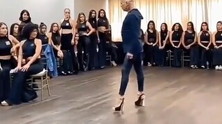 Internationally renowned physique expert Fabian Chacon demonstrates for the models