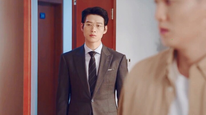 لم يكن وي دا شون نفسه يتوقع أن الورقة الخضراء ستُبرز جمال الزهرة الفاقعة.