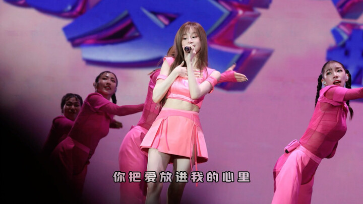 Wang Xining's "Honey" is here! As expected, the "boss-level" video quality is so gentle on the eyes—