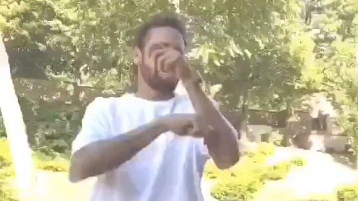 เนย์มาร์ไม่พูดถึงความเป็นนิรันดร์ เขาเป็นหมาป่าเดียวดาย