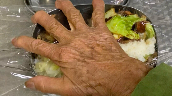 给孙女的上班盒饭