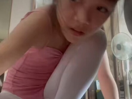 【Hắc Vũ Điểm Điểm】Video đang tải, nhanh tay nhận ngay bất ngờ!