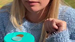 一个视频教会你“硬币穿越术”.....一开始确定不会看出破绽吗？