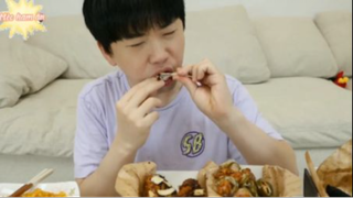 Mì, gà ướp gia vị, donut tí hon phần 3 #mukbang
