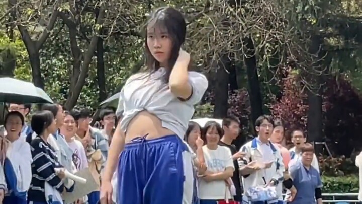 "freesiris" Siswa Sekolah Menengah Pertama Chengdu No. 7 Tarian Sungai 🫦｜Tapi Versi Karakternya Buru