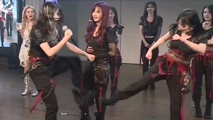 想进艾斯兔必须从小就社会，从玩暴力摩托开始，xox奇奇怪怪的默契又出现了