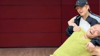 Kim Seungmin: Jin Young, PD-ku yang lemah dan tidak bisa mengurus diri sendiri