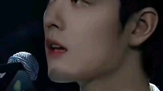 แววตาเปล่งประกายไปทั้งตัว โดยเฉพาะดวงตา