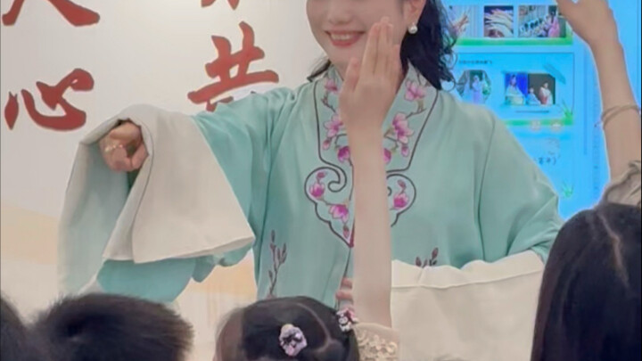 How can I become a Kunqu opera performer if my arms are too short?