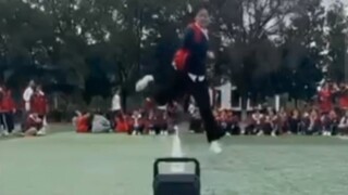 《重生之高三牲在学校运动会上办随舞然后狂跳es》