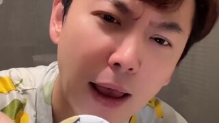 คุณสมบัติพื้นฐานของบล็อกเกอร์อาหารคือการกินอะไรก็ได้ที่คุณอยากกินที่ไหนก็ได้!