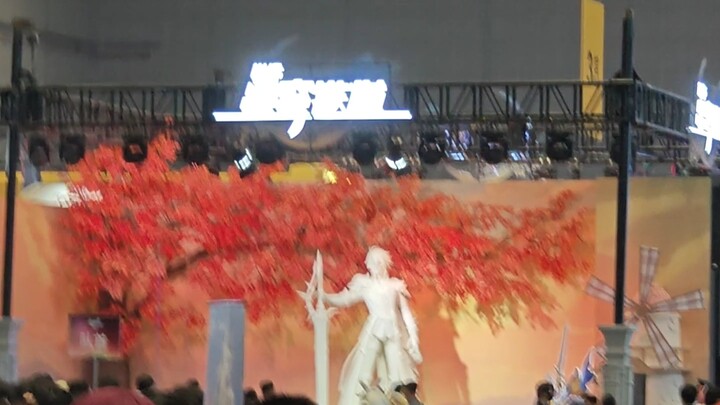 Lượng người xếp hàng kinh hoàng tại gian hàng Honkai: Star Rail…