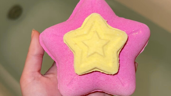 Rekomendasi Produk Kamar Mandi | Apa Saja Produk Favorit Cewek yang Suka Mandi?