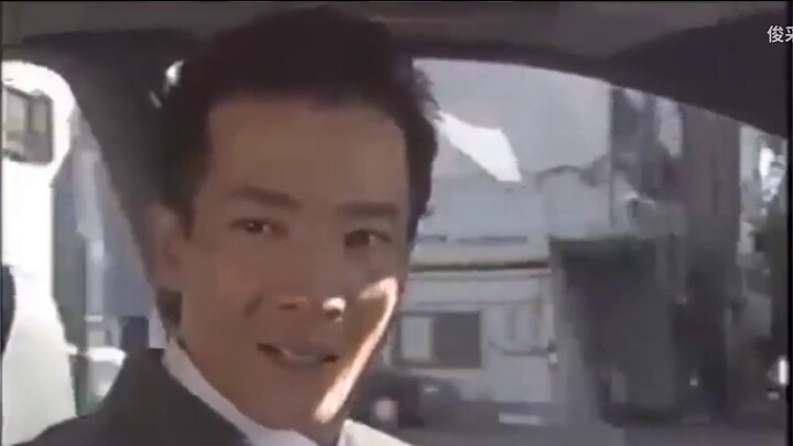 เรื่องราวมหัศจรรย์ของโลก : พนักงานออฟฟิศผู้แสนธรรมดาคนหนึ่งกลายเป็นดาวนำโชคหลังจากได้รับป้ายเกียรติย