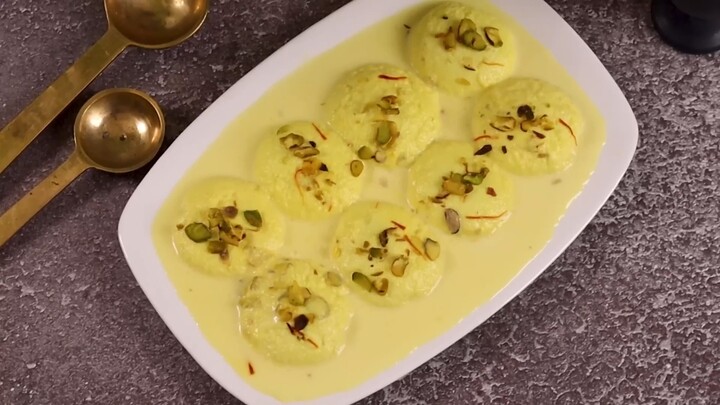 famous indian sweet food ras malai