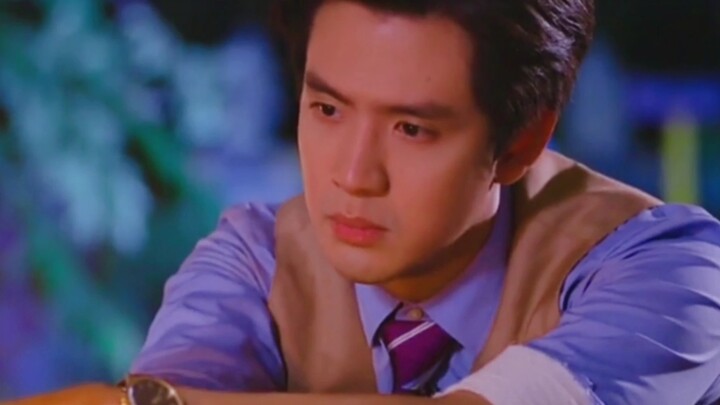 I'm dying of laughter. They recall the past once each. This is not true love😍😍