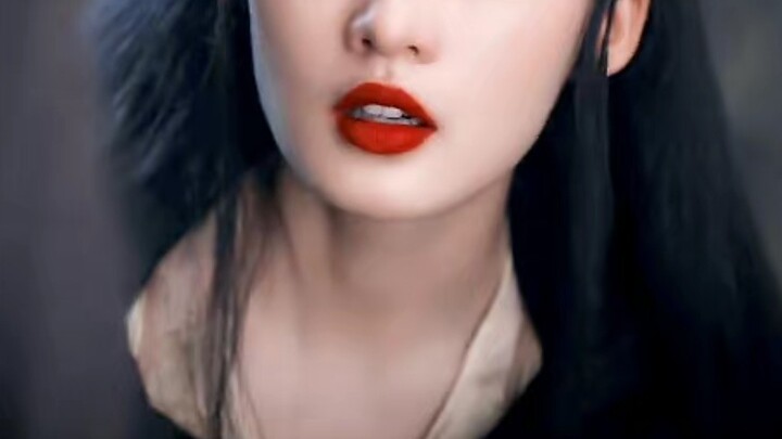 Back then and now, the only thing that’s changed is her makeup artist!!