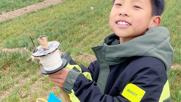 Who would have thought two A4 sheets could fly so high?