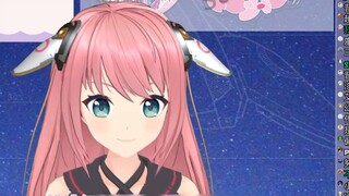 Playing with mom's body during live broadcast and being asked to kiss and apologize?! [Live Slice]