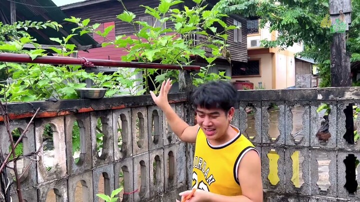 กินข้าวเช้า…ก่อนซ้อม!!! ฝนตกหนักมาก…ทำยังไง!?! | ผึ้ง นัวส์