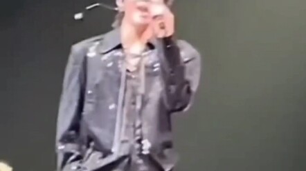 Yuta: I just can’t stop laughing, hahahaha!