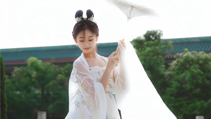 Còn hai tháng nữa là hết năm, người tình nhỏ của em đang ở nơi nào?