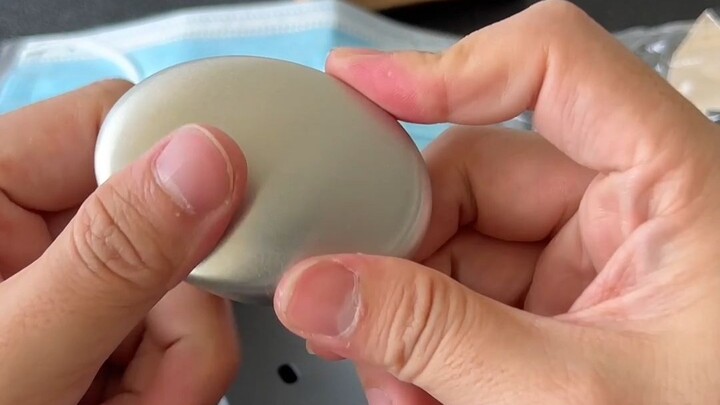I bought a stainless steel soap, and the seller threw in a free mask—what’s that all about?