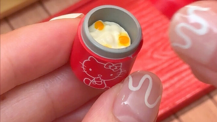Pengaturan imersif untuk mainan makanan Hello Kitty