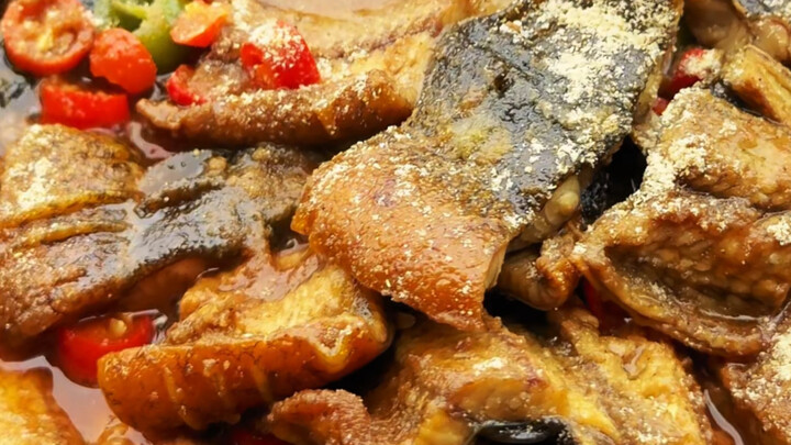 我爸一定是古希腊掌管黄鳝的神，土烧黄鳝味道绝了