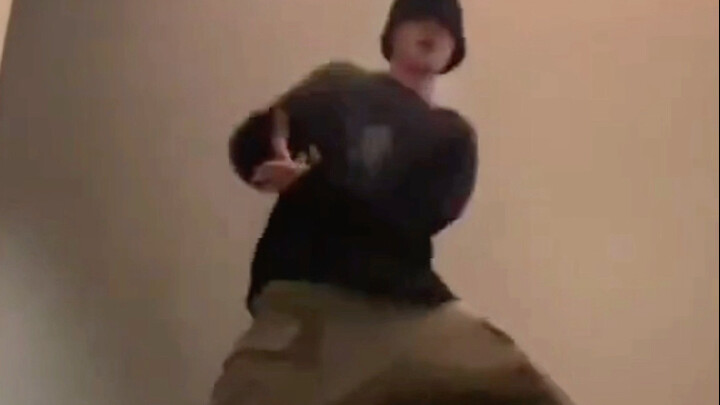 Killin' It Girl | Watching Yongwu dance, there's just one word: awesome!