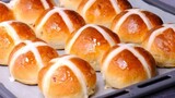 Hot cross buns สูตรดั้งเดิมที่จะทำให้นุ่มและอร่อย!